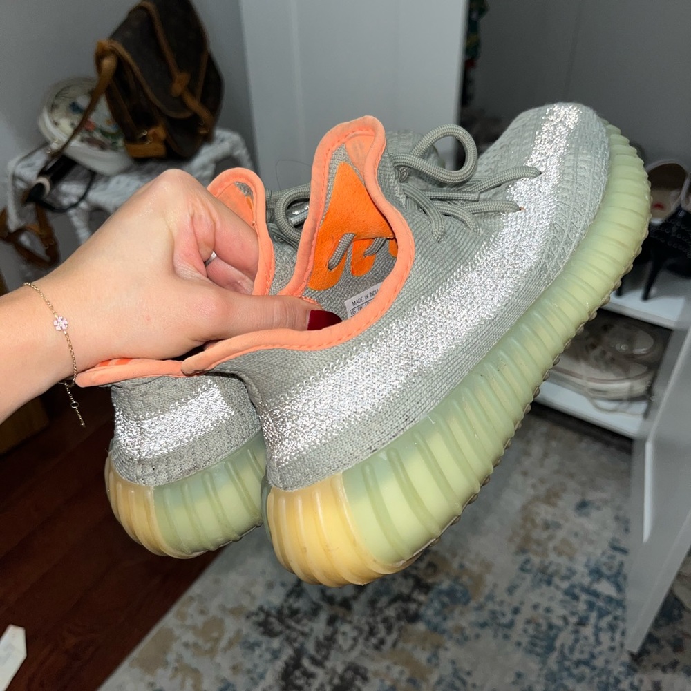 YEEZY BOOST (reflective)
